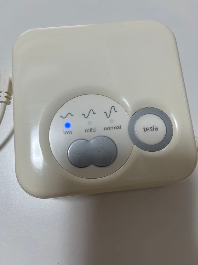 【サキナ】ルネ 美顔器 持ち運び可能