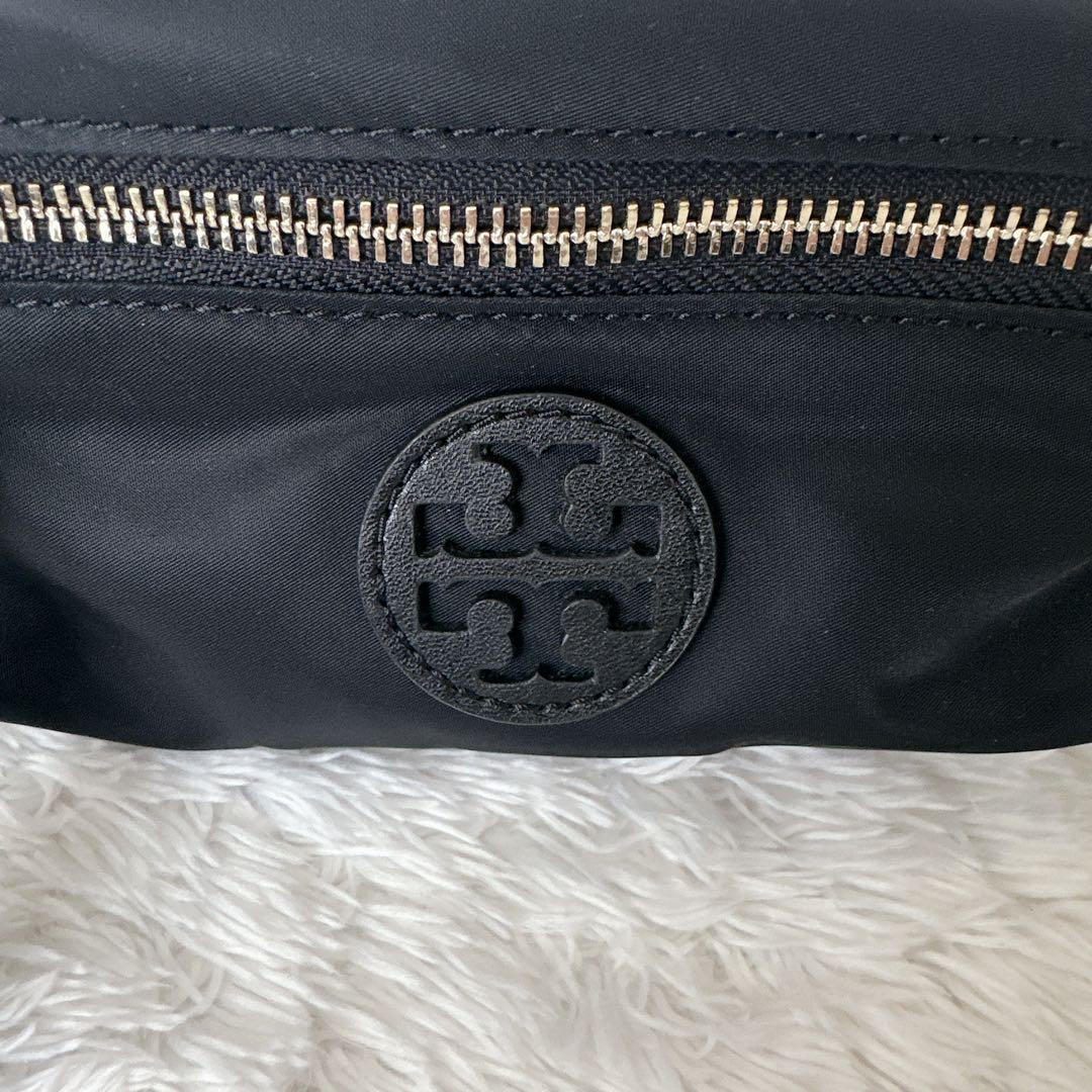 【美品】トリーバーチ ナイロン ボディバッグ ユニセックス ロゴ型押し 黒