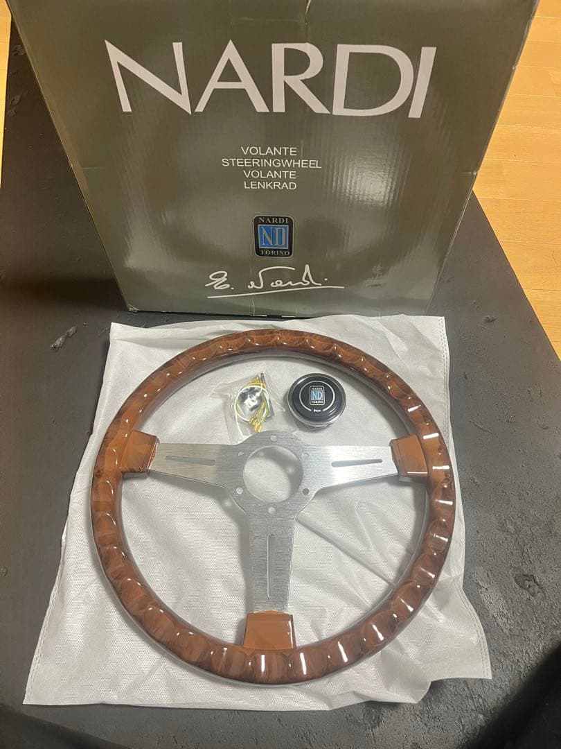 ナルディ　レーシング　ステアリングホイール 1- 14インチ350mm、木目