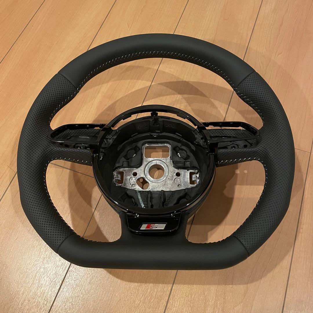 Audi A3, A4, A5, A6, RS3, RS4のステアリングホイール