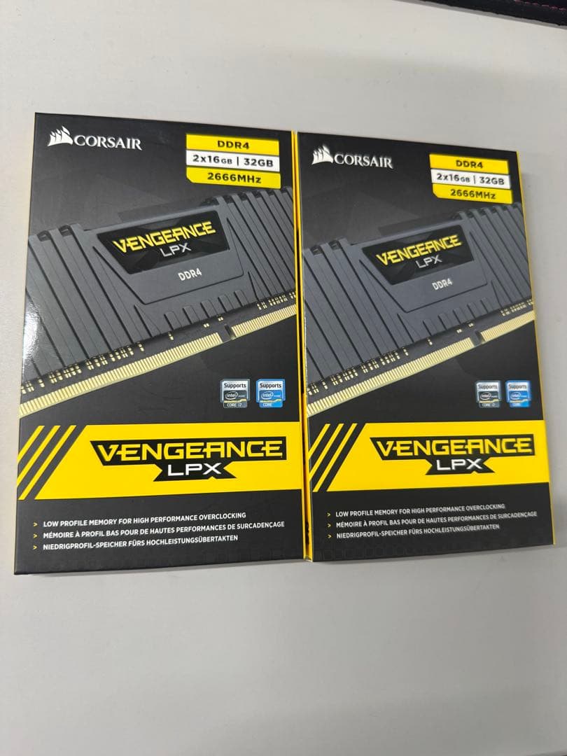 メモリー CORSAIR VENGEANCE DDR4 64GB(16GBx4)