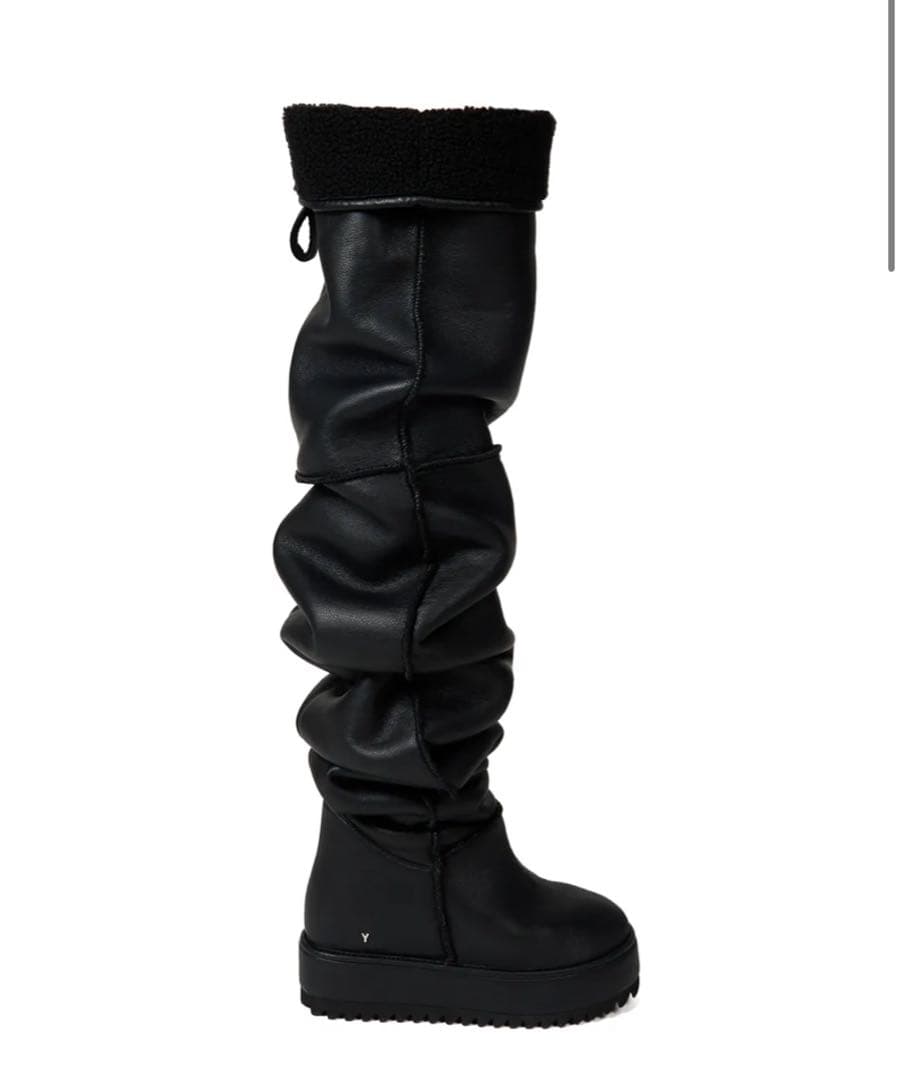 YELLOブラックロングブーツ ルーズフィット