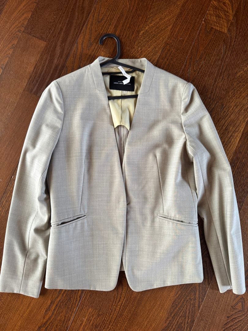 グリーンレーベル　カチリラ　セットアップ　ノーカラー　パンツスーツ　ライム　38