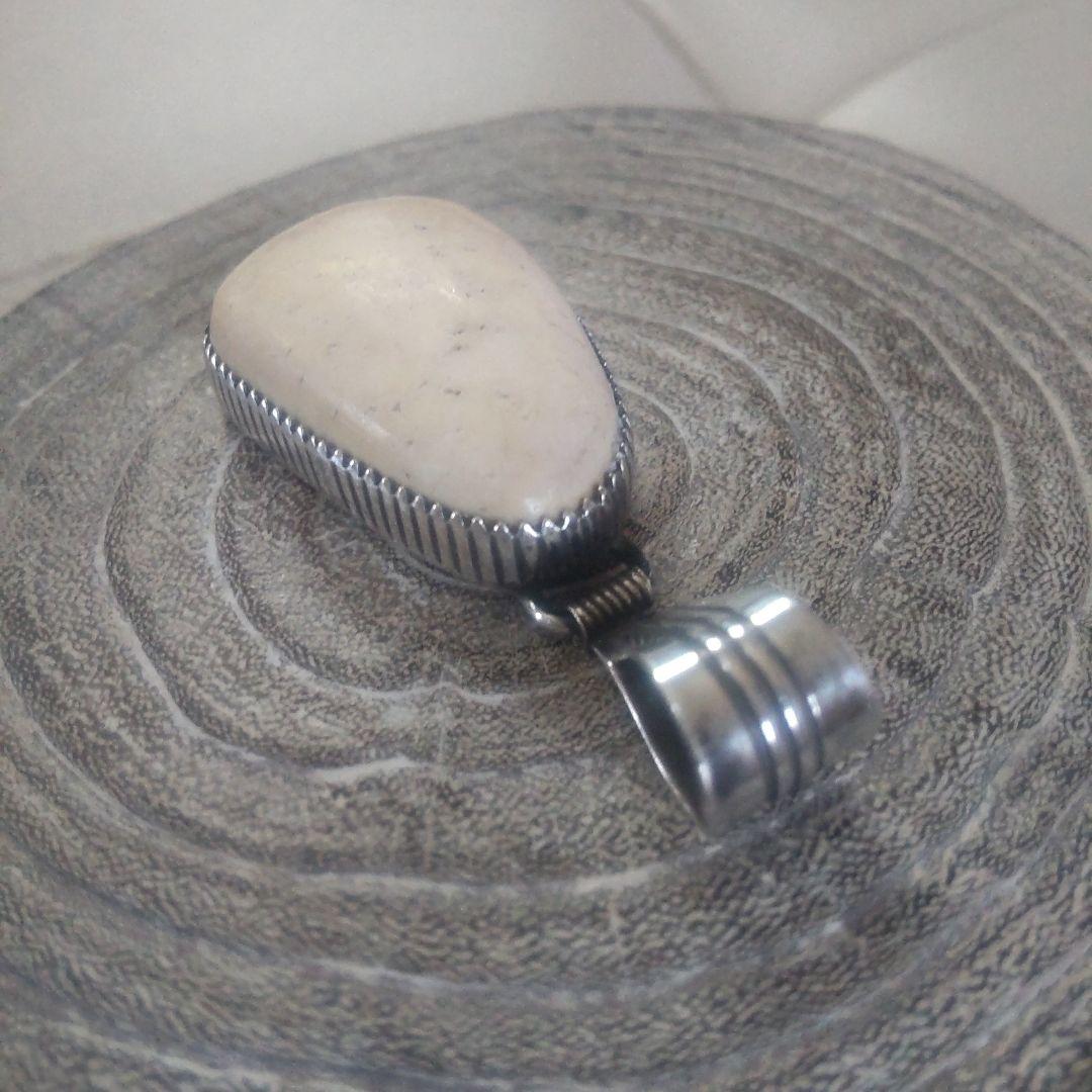 Navajo・Loren Thomas Begay・OLDホワイトターコイズ希少