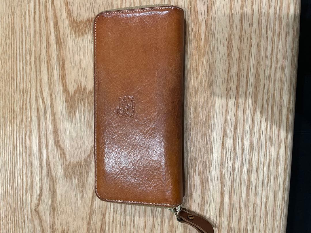 イルビゾンデ　ジップアラウンド ロングウォレット