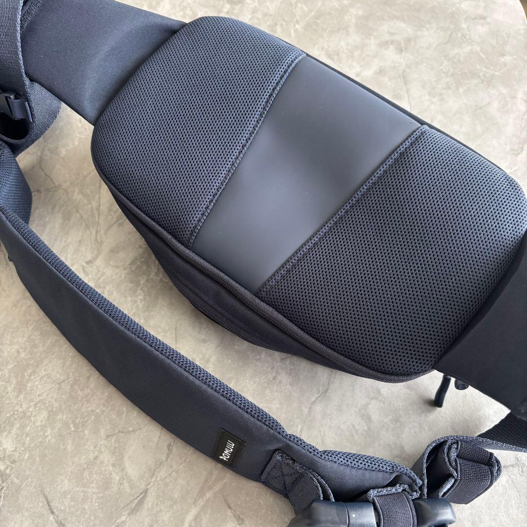 ポムル POMULU ヒップシート ネイビー