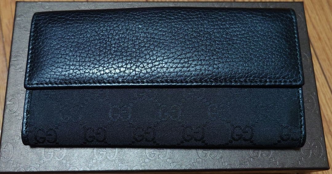 GUCCI コンパクト長財布