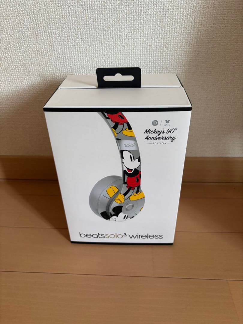 Beats Solo3 ミッキーマウス　生誕90周年　ヘッドホン　ディズニー