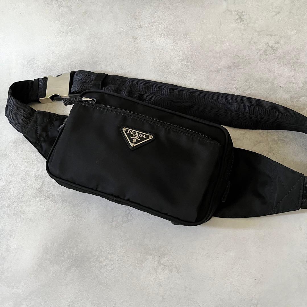 【美品】PRADA ウエストバッグ　三角ロゴ　黒　ナイロン　近年モデル
