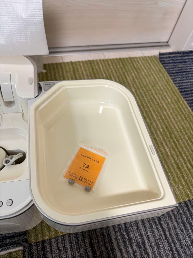 値下げ　美品　送料無料！saqinabijou サキナビジュー　高級美顔器