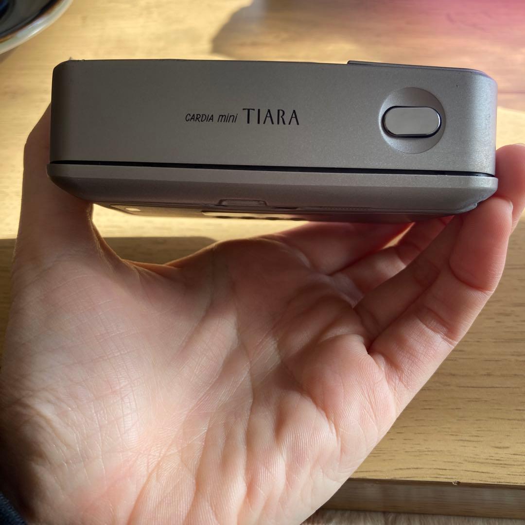 cardia mini tiara ストラップ付き