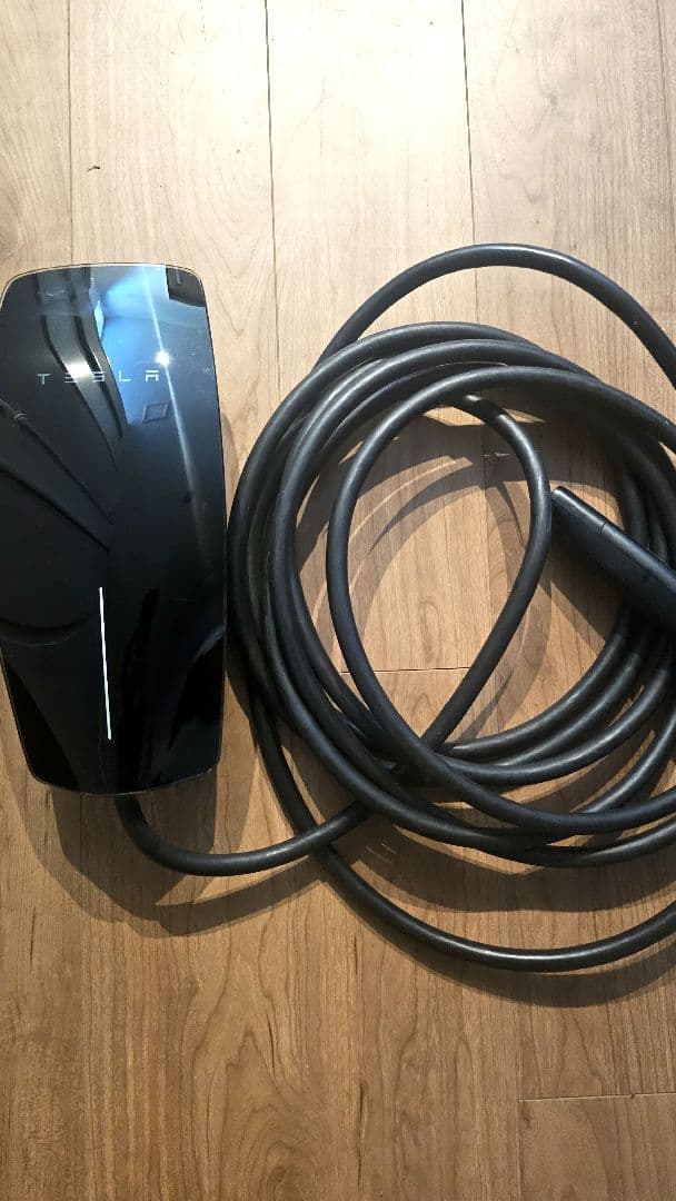 Tesla テスラ ウォールコネクター カラープレート付き