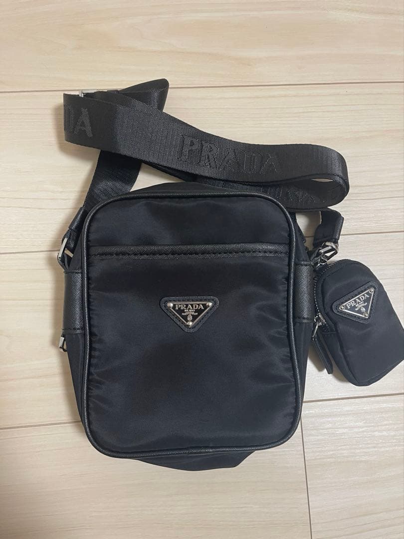 J*O様 PRADA ブラック ショルダーバッグ