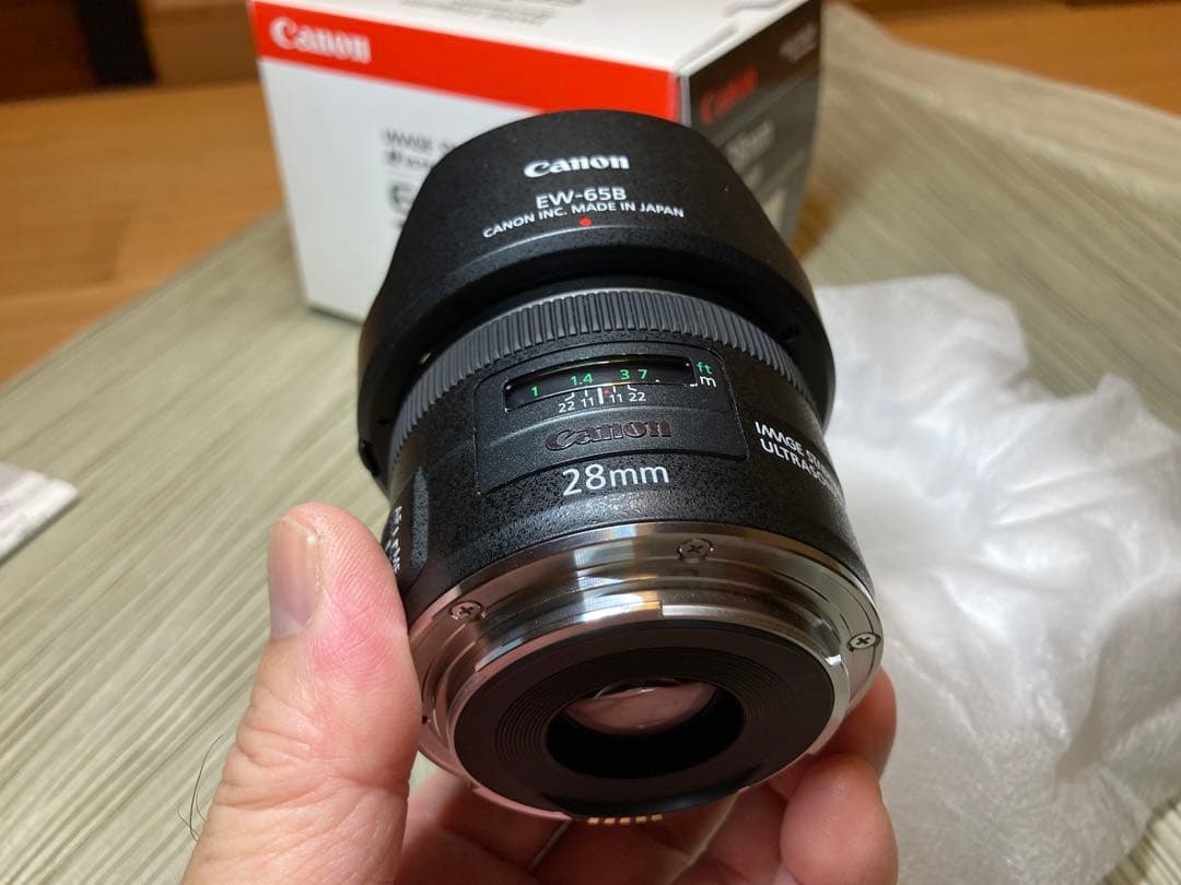 CanonEF28mmF2.8 IS USM PLフィルター、フード、ケース付き
