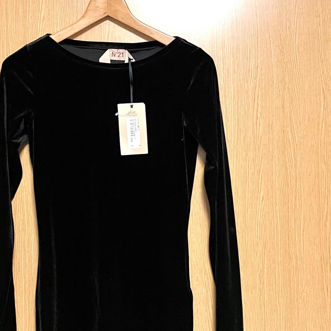 新品　23AW ヌメロ ヴェントゥーノ　ベルベットトップス　カットソー　黒