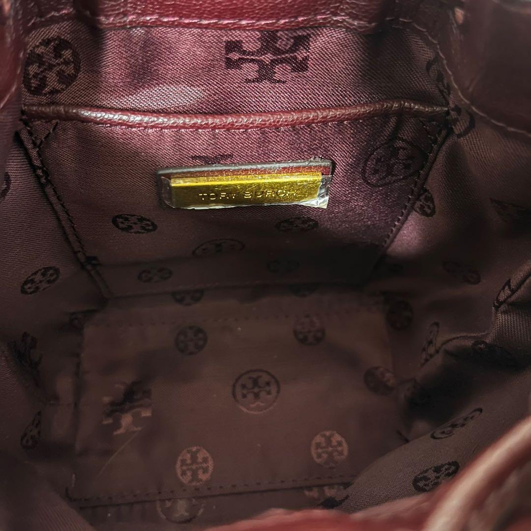 【新品】トリーバーチWILLA MATTE MINI BUCKET バーガンディ