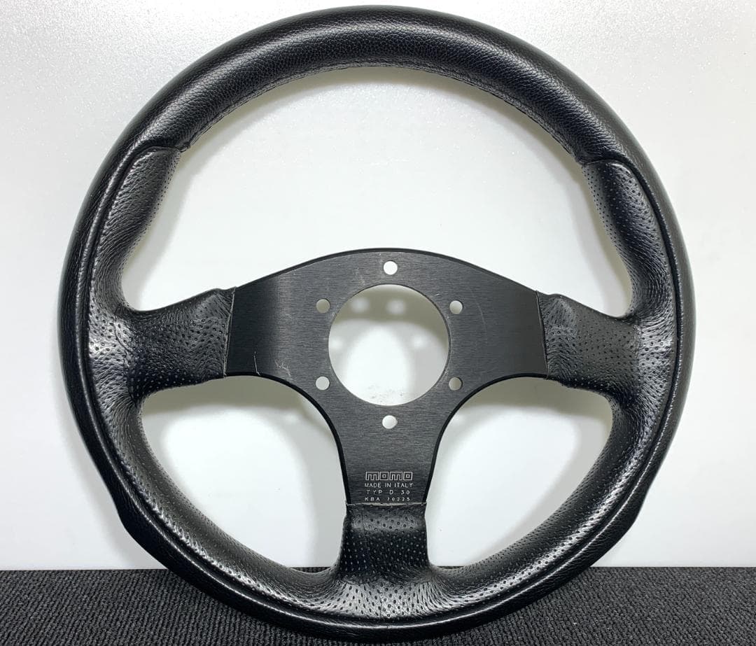 モモ ティーム ステアリング 30パイ 小径モデル 美品 現行モデル ネジ付き