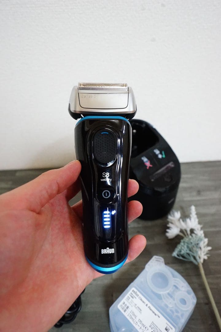 【ne】Braun S8 メンズ電気シェーバー ブラウンシリーズ8