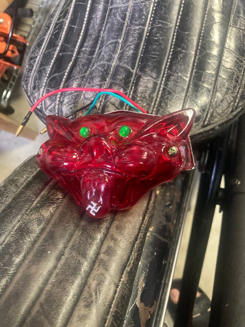 【ベロ出し卍】ネコテールランプ　キャットテールチョッパー　ショベル　SR400