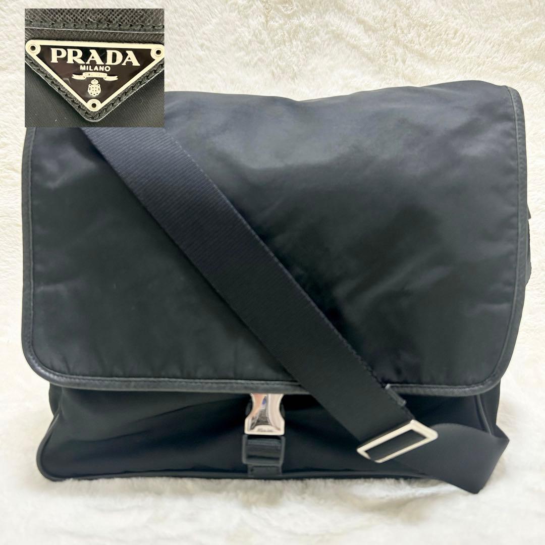 プラダ　メッセンジャーバッグ　三角ロゴ　ナイロン　レザー　ブラック　斜め掛け