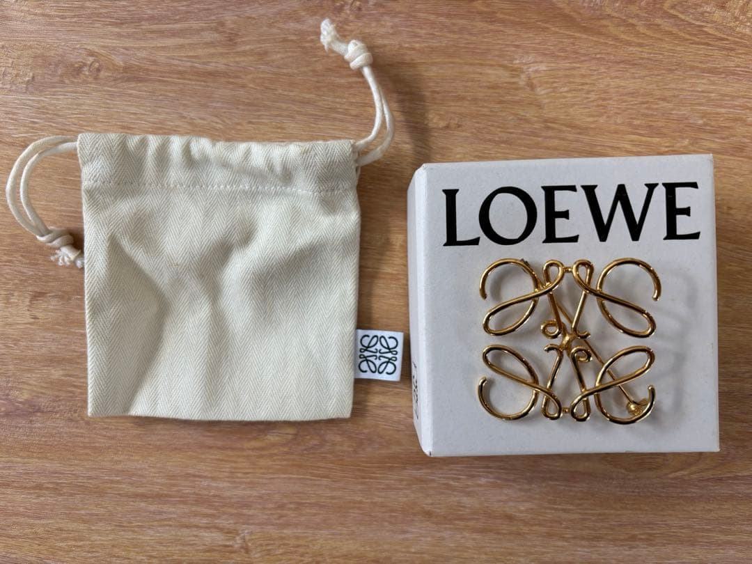 み*や様 LOEWE ゴールド ブローチ 保存袋・箱付き