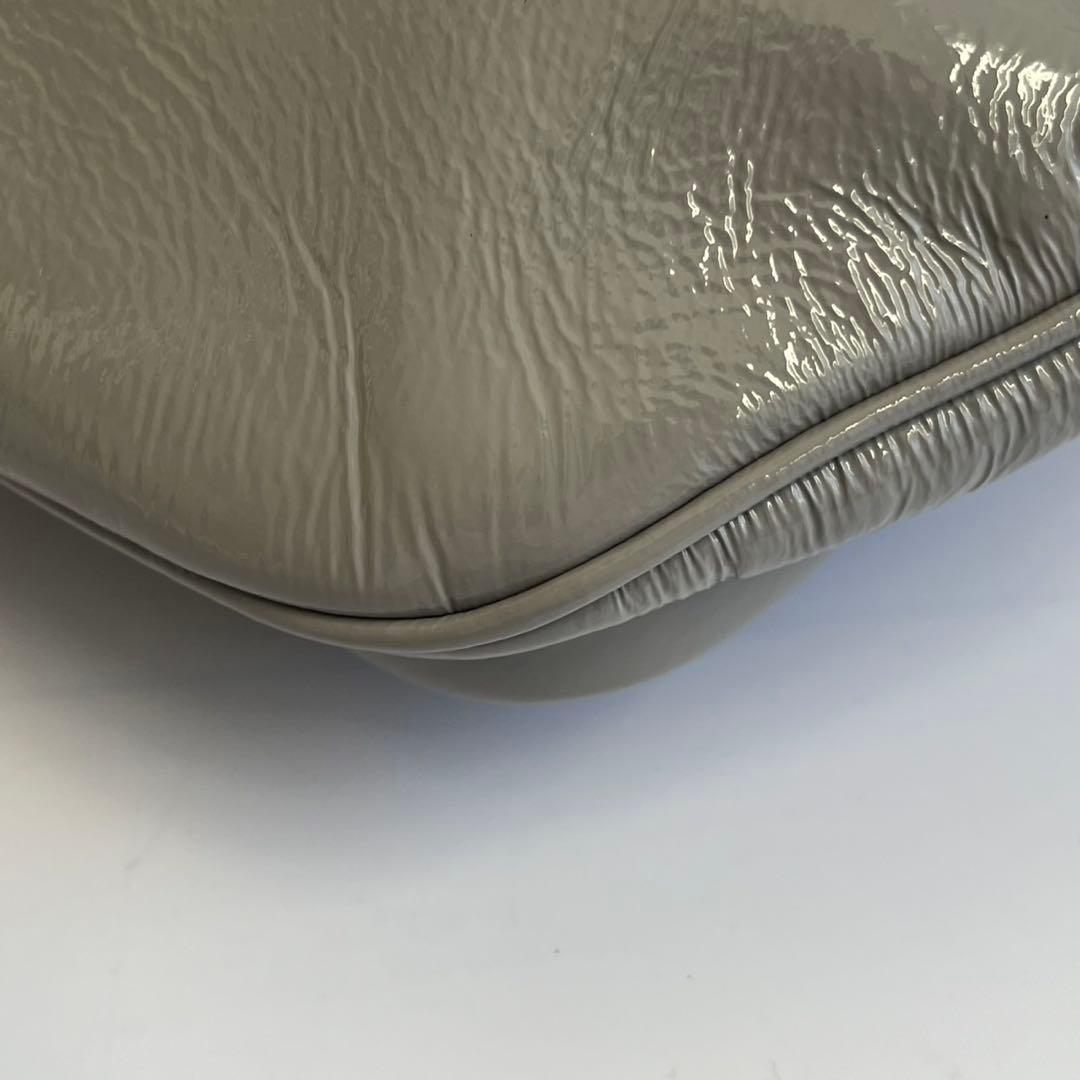 ✨未使用品✨　MARNI ウエストポーチ　パテント　エナメル　グレー　近年モデル