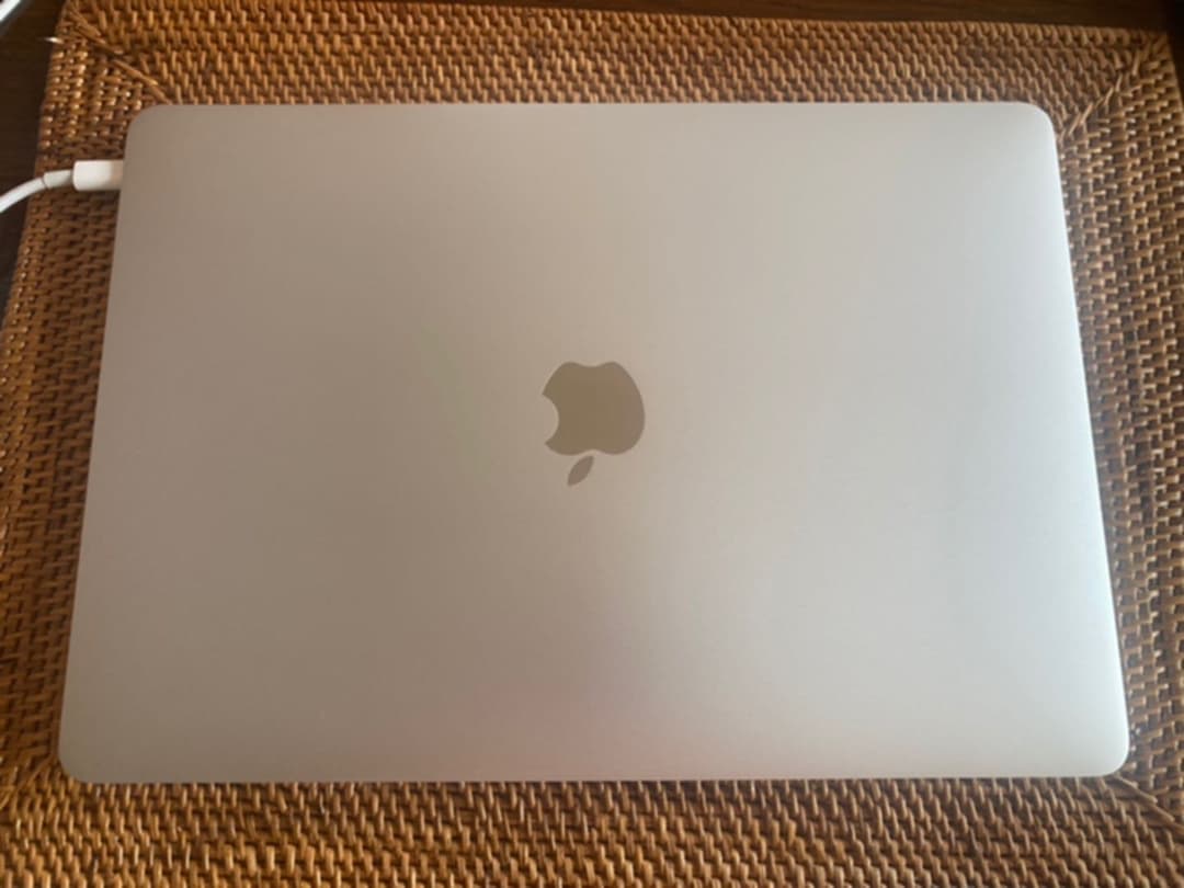 【美品】MacBook Pro 13in 2017