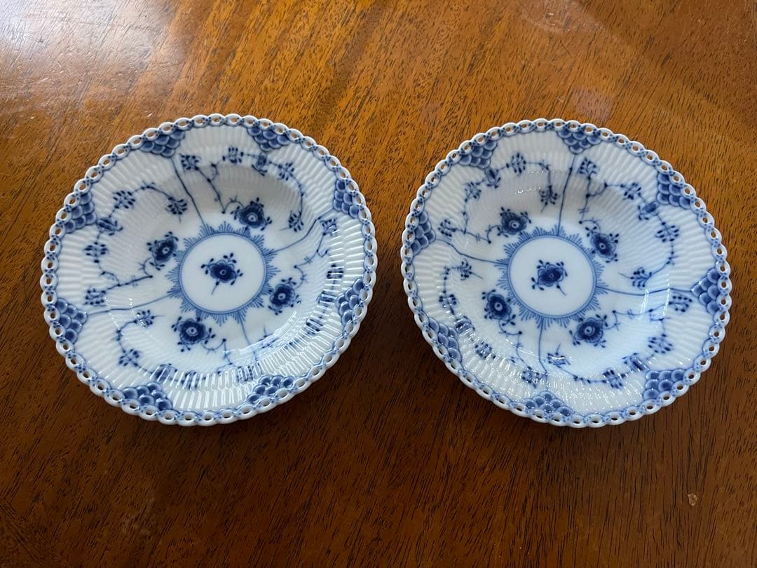 美品ロイヤルコペンハーゲンブルーフルーテッドフルレースディーププレート15cm