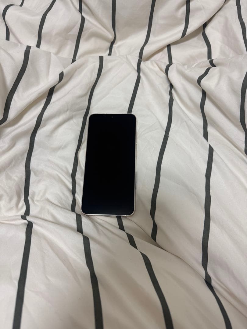 Samsung Galaxy S23 ホワイト 本体