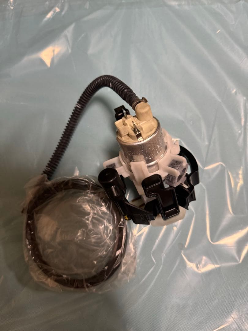  純正e39 後期モデル用　ウォーターポンプ　フューエルポンプ