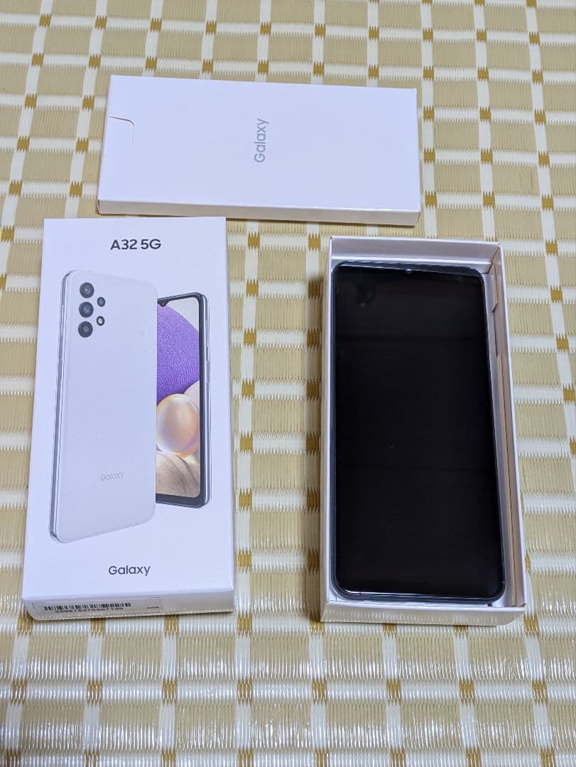 Samsung Galaxy A32 5G ホワイト