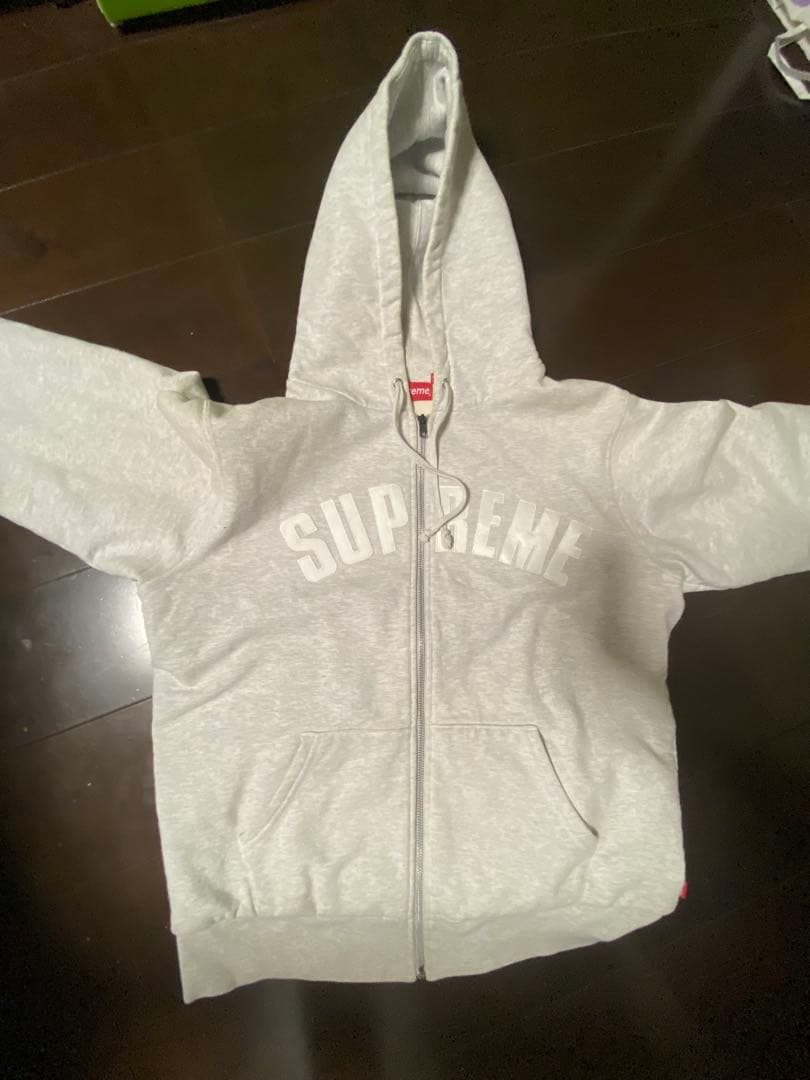 SUPREME グレー ジップアップパーカー
