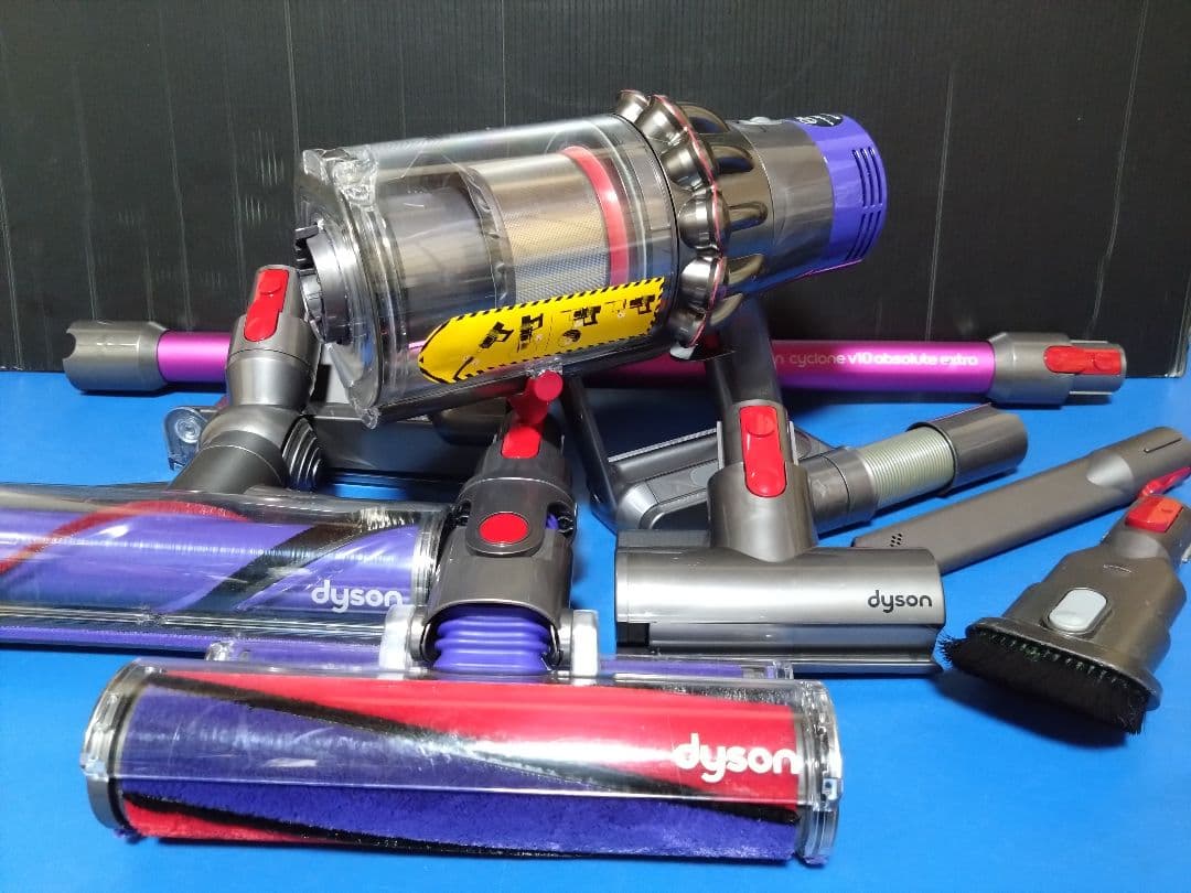 フルセット！状態良好の美品！お買い得品V10 SV-12 コードレスクリーナー①