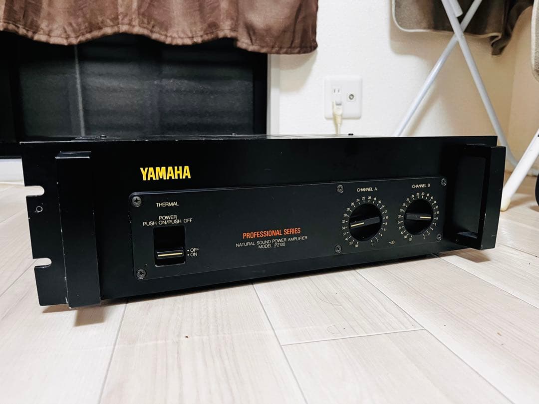 YAMAHA P2100パワーアンプ