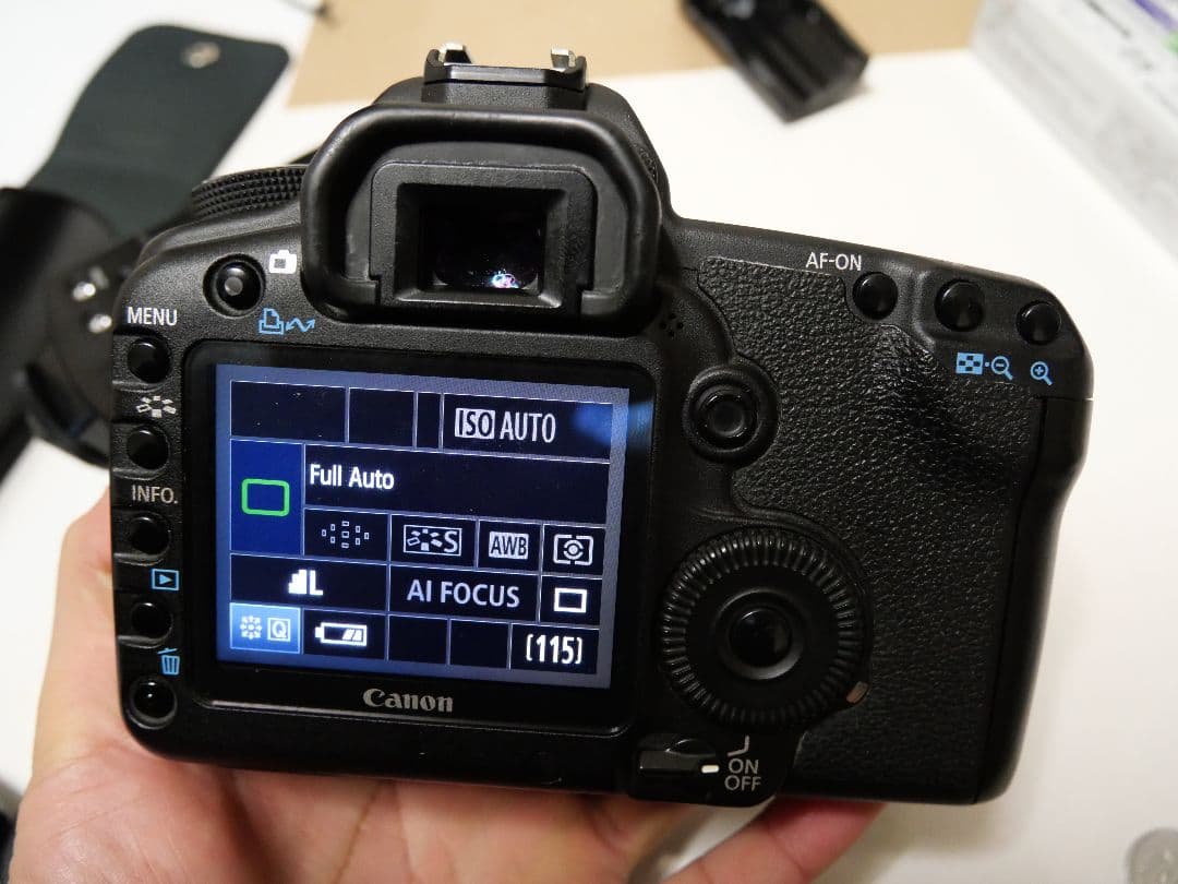 Canon EOS 5D Mark II 本体と40mm