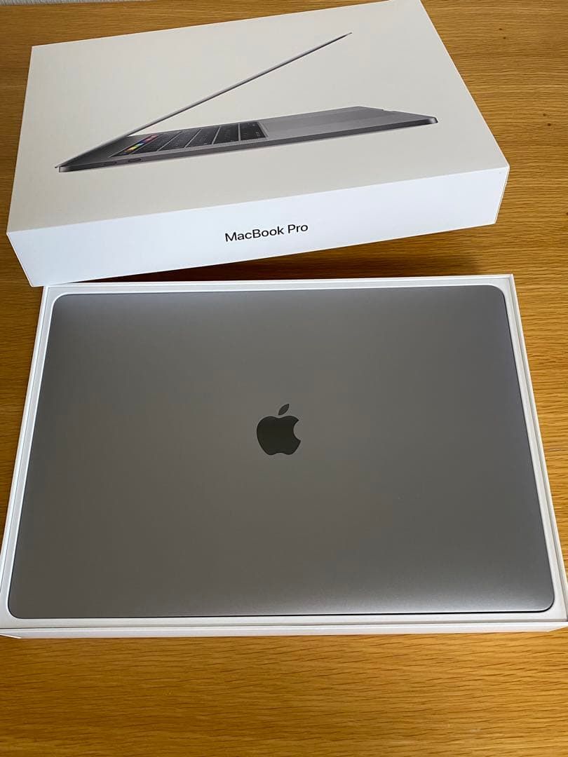 15-inch MacBook Pro 2019 高性能　MacBook本体