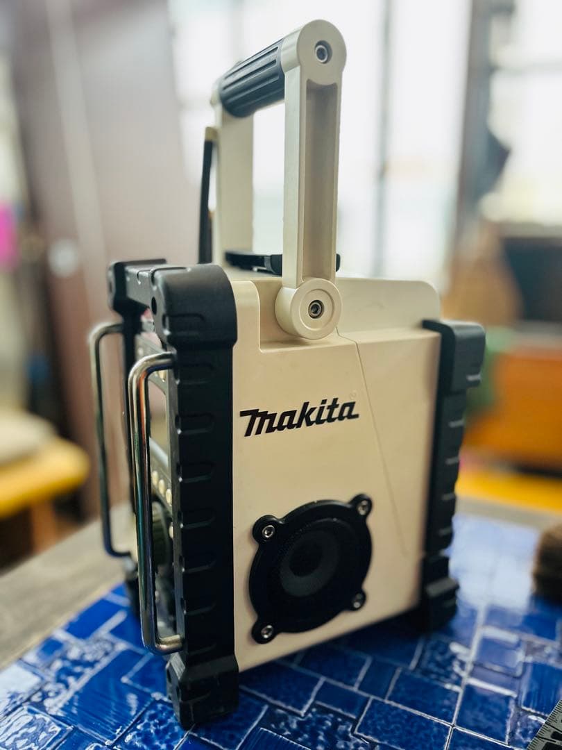 【ほぼ新品 倉庫保管】Makita MR100 ラジオ