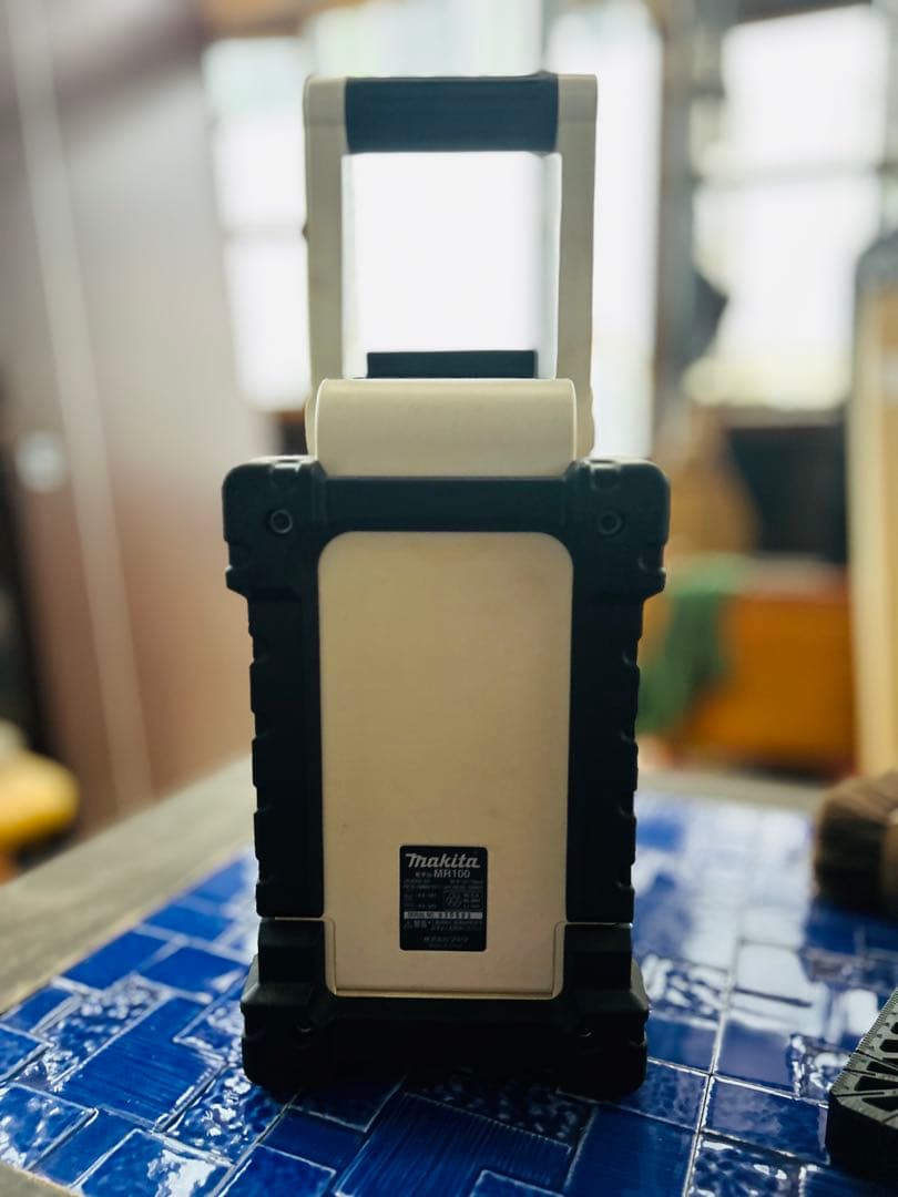 【ほぼ新品 倉庫保管】Makita MR100 ラジオ