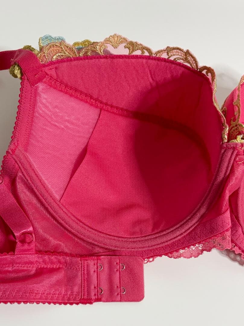 新品　ワコールサルート　BTJ473　73グループ　ブラジャー　Ｉ75