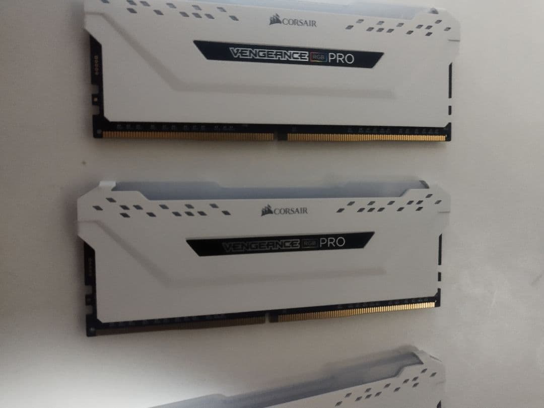 CORSAIR VENGEANCE LPX RGBメモリ2枚セット追加料金で1枚