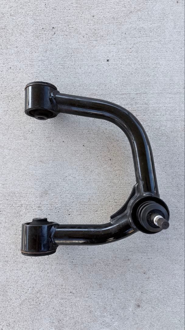 TGS X-Fang フロントアッパーアーム ランドクルーザープラド