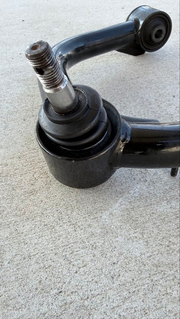 TGS X-Fang フロントアッパーアーム ランドクルーザープラド