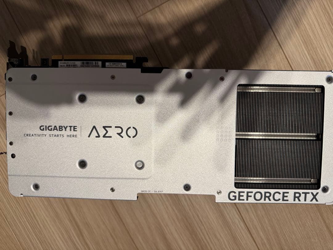 GIGABYTE RTX4090 AERO グラフィックボード　実使用