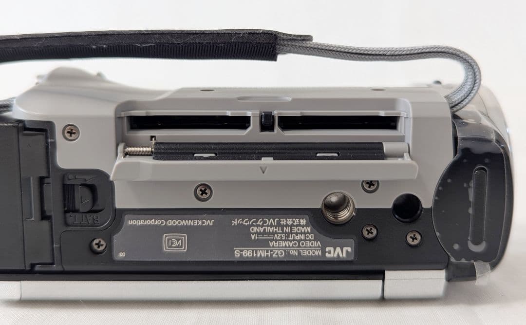 JVC Everioエブリオ GZ-HM199 ビデオカメラ 上位モデル