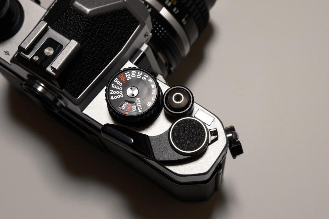 フィルムカメラ Nikon New FM2 + Ai Nikkor 50mm F1.4S