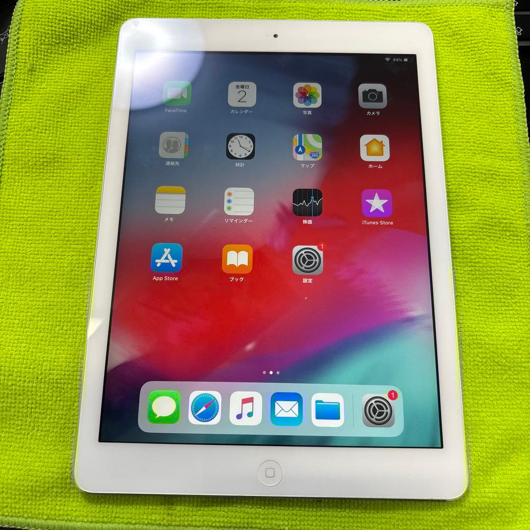 Apple iPad Air 128GB シルバー 本体