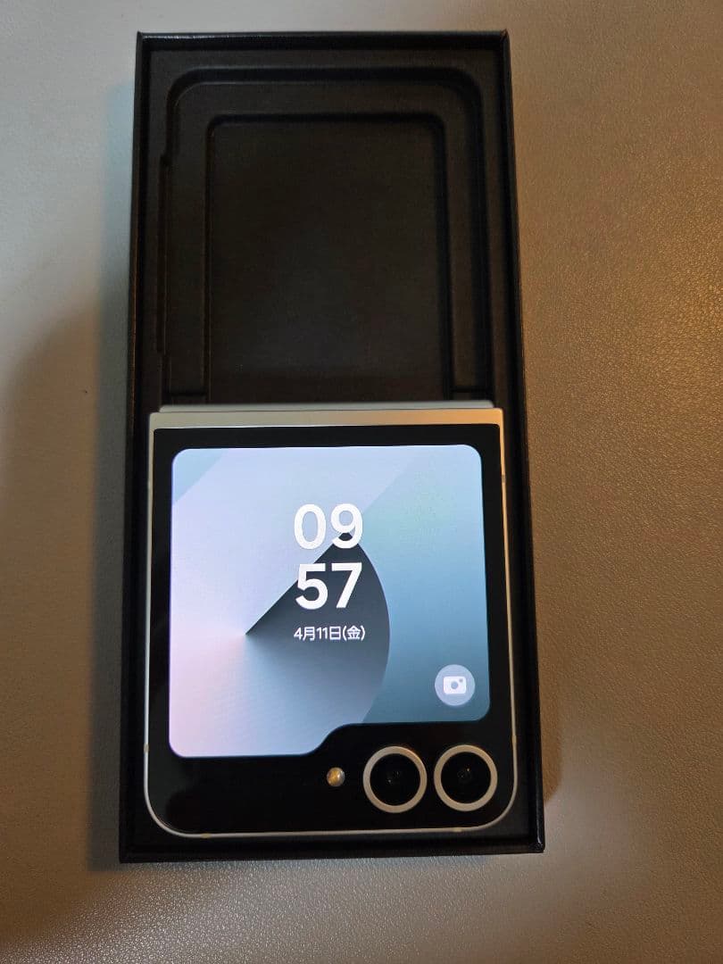 Samsung Galaxy Z Flip6 本体