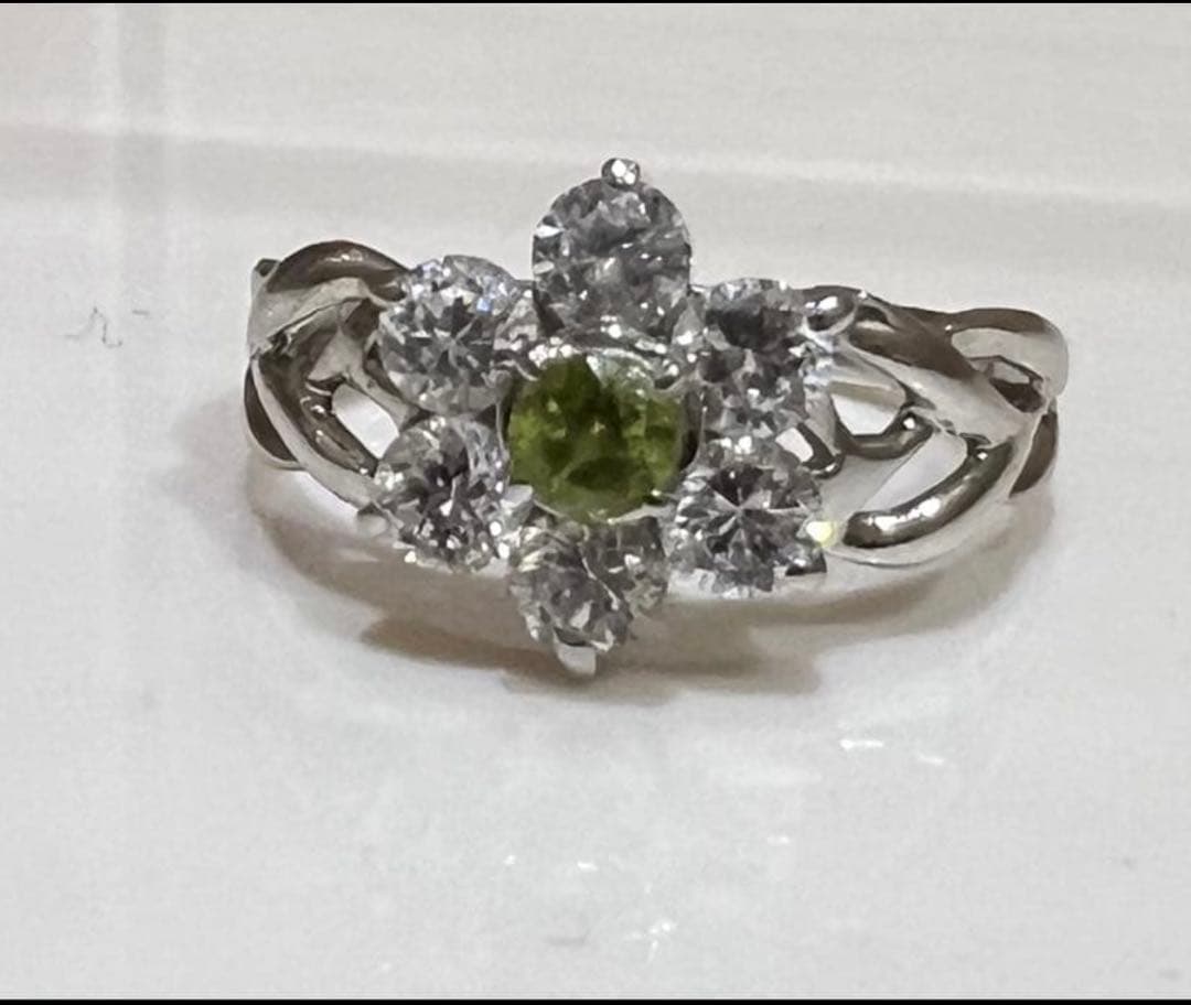 本日のみ値下げ10金 K10 リンクフラワーリング グリーンストーン