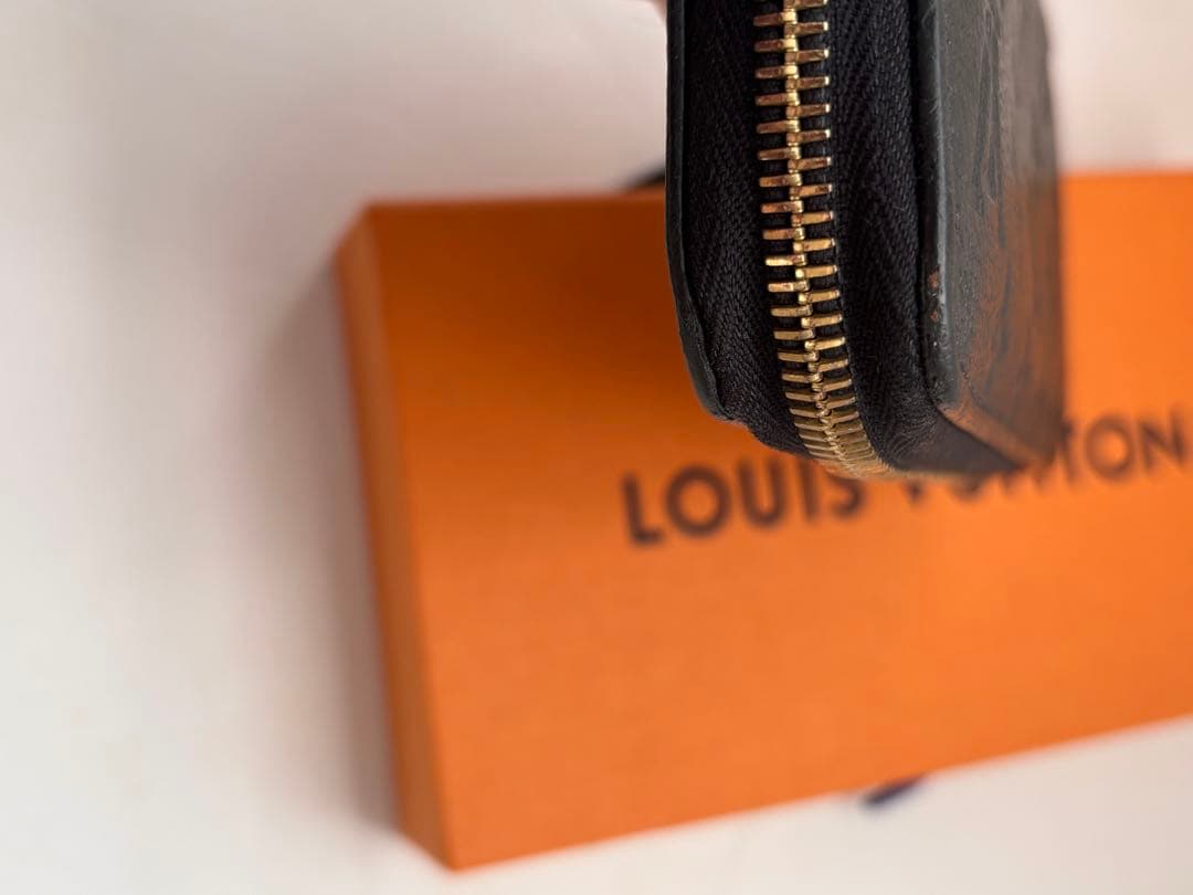 ルイヴィトン モノグラム アンプラント ジッピーウォレット 長財布