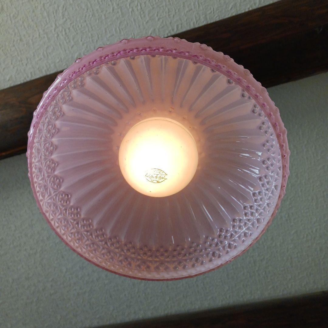 大正ガラス　アンティーク　　ピンクランプシェード